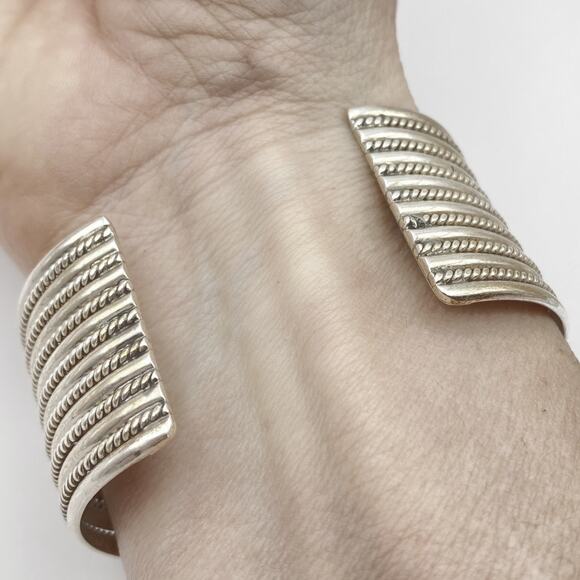 Signed Vintage Native American Navajo Sterling Silver Wide Cuff Twisted Rope - Picture 6 of 8